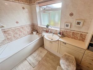 Bathroom - click for photo gallery